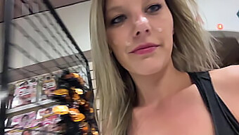 Blonde Babe Wordt Rommelig In Gloryhole Seks En Cumwalk